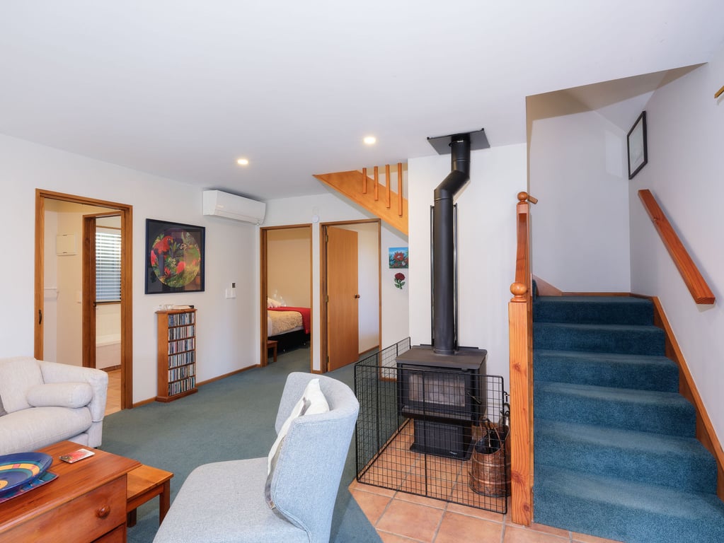 25 Caverhill Close 