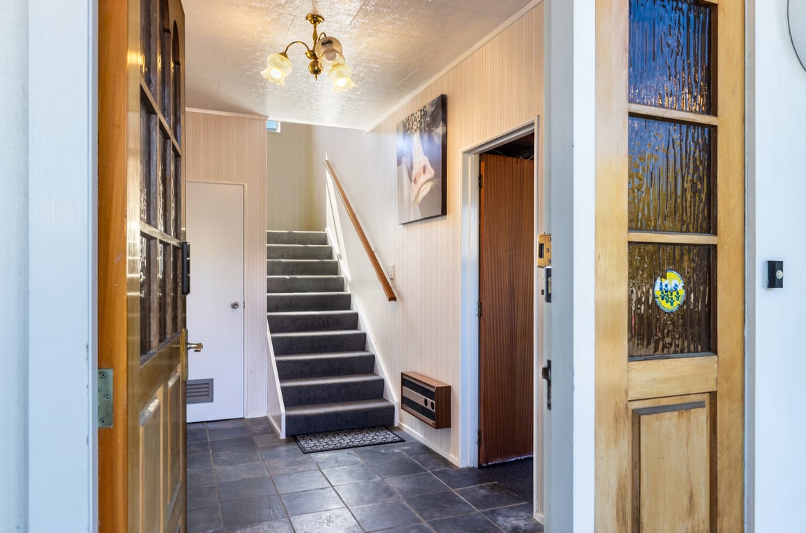 The Golders Getaway: Space for 2 families