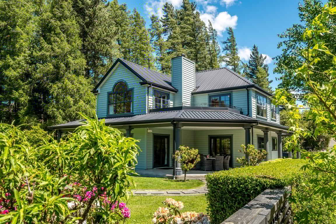 Fontainebleau Luxury Retreat