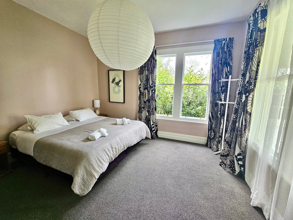 Villa Cheltenham (Pet Friendly) 