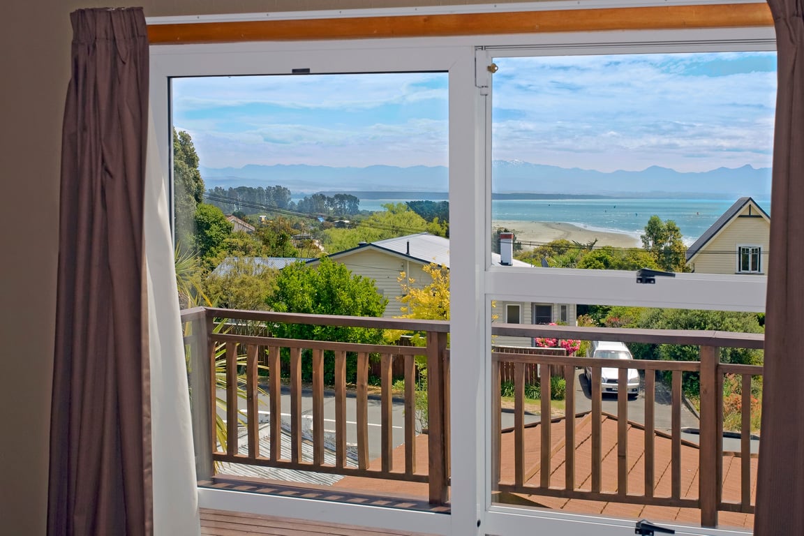 Bisley Holiday House