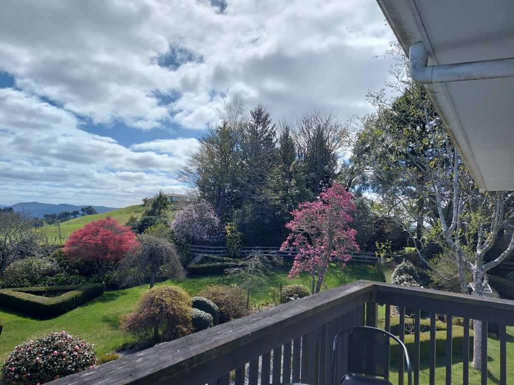 Whakaroa Retreat - Spacious Garden Getaway Near Taupo