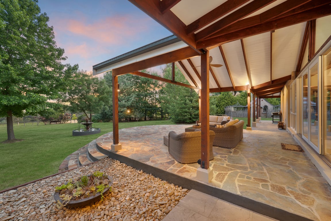 Yarrowood - Country Retreat near Lake Nillahcootie