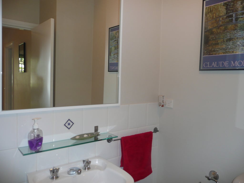 JANET - Lane Cove Retreat | Relaxed Leafy Convenience