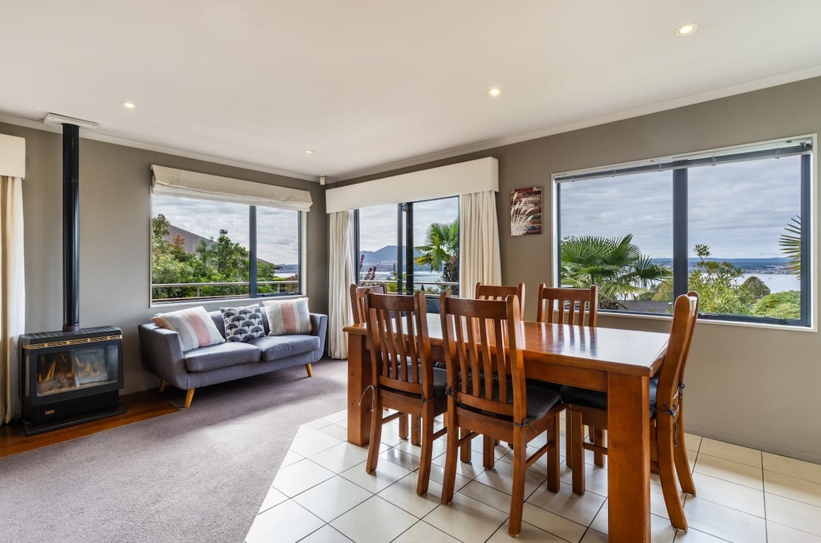 Acacia Bay Getaway - Spacious Family Living