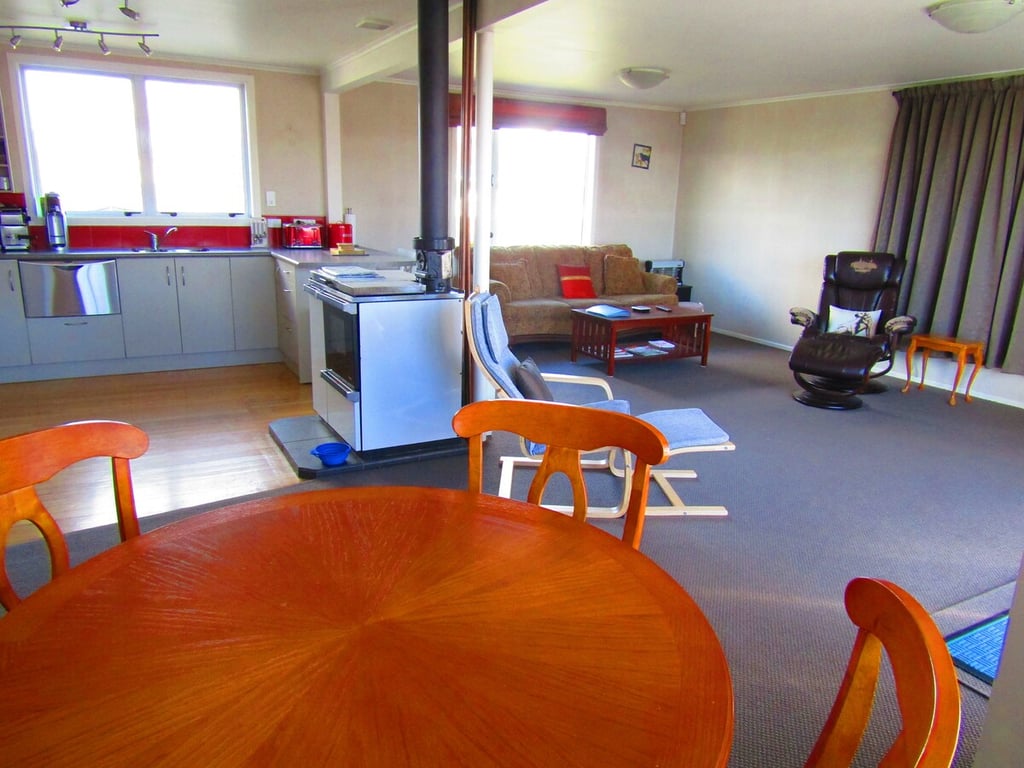 Large Family Home Close To The Lake & Has Wifi