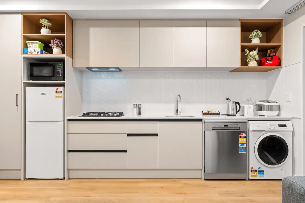 New stylish 2bedroom studio/UnitD