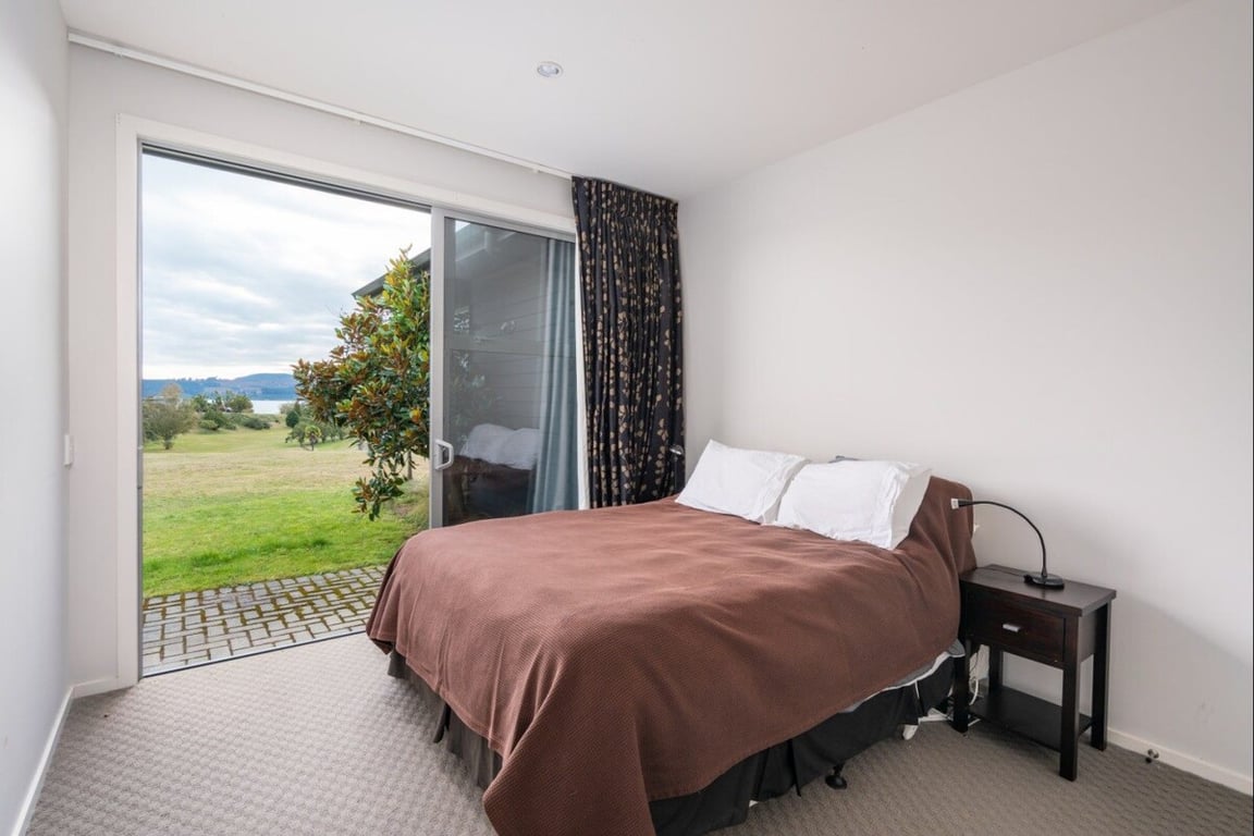 Large Modern Home Great Location & Has Wifi