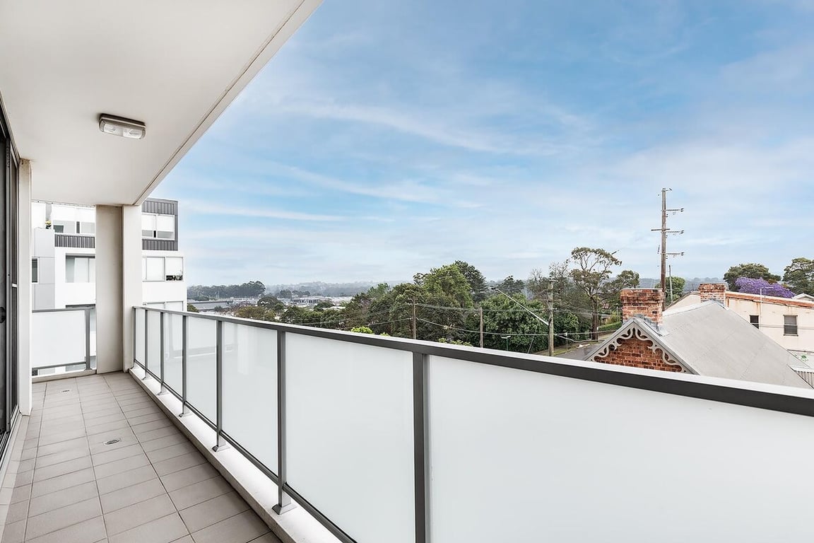 GLAD1 - Gladesville Getaway | Modern Laidback Living