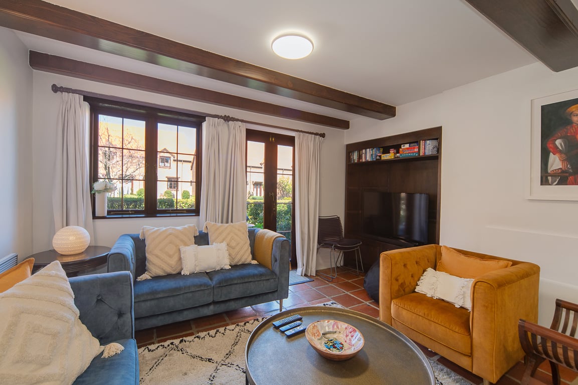 Monaco Shores Apartment