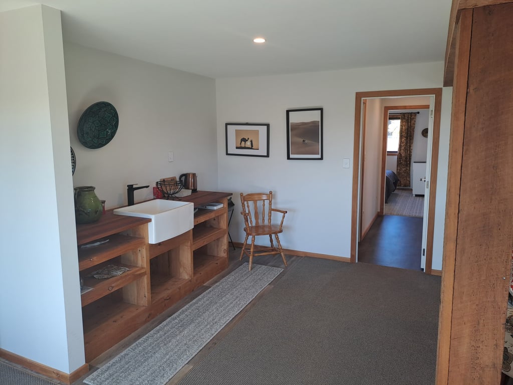 Grace Crescent - Large And Modern Family Home