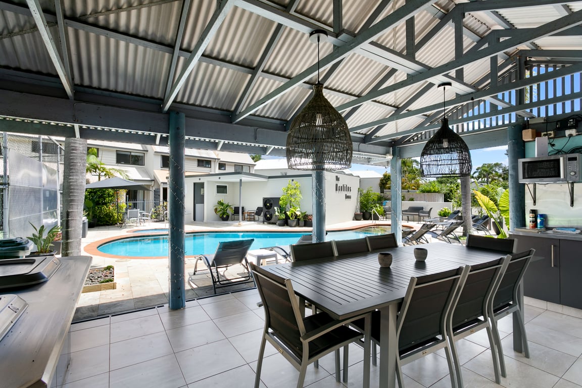 Unit 17 - Eclectic Style Central 2 Bedroom Town House