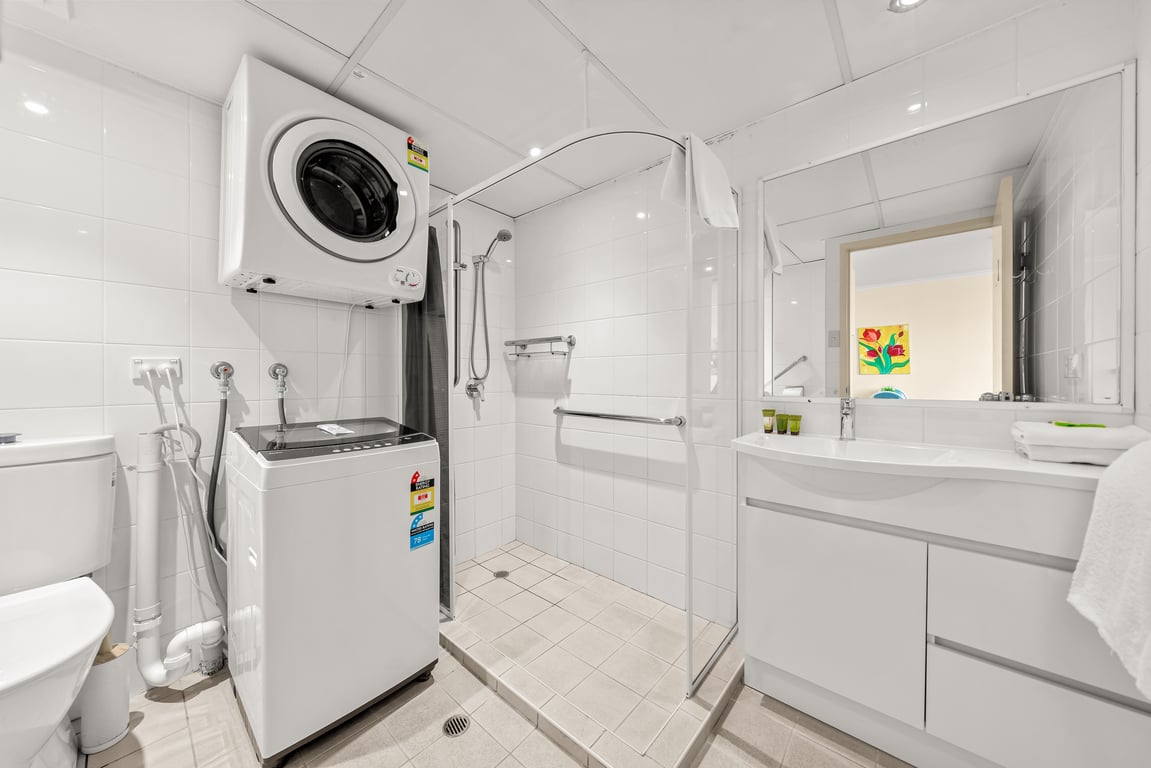 One-Bedroom Deluxe Apartment
