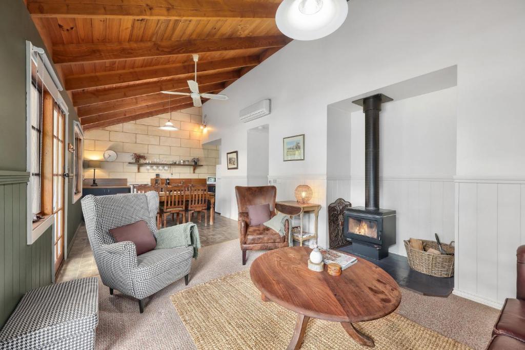 Jamieson Cottage 1 - By the River