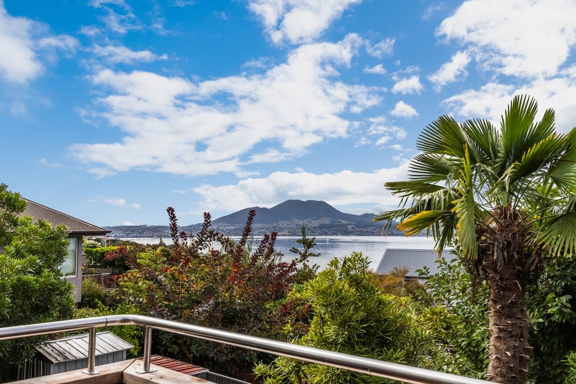 Acacia Bay Getaway - Spacious Family Living