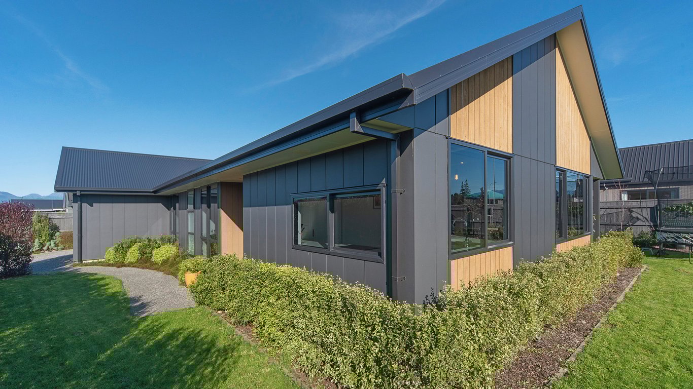 Modern Mapua Holiday Home