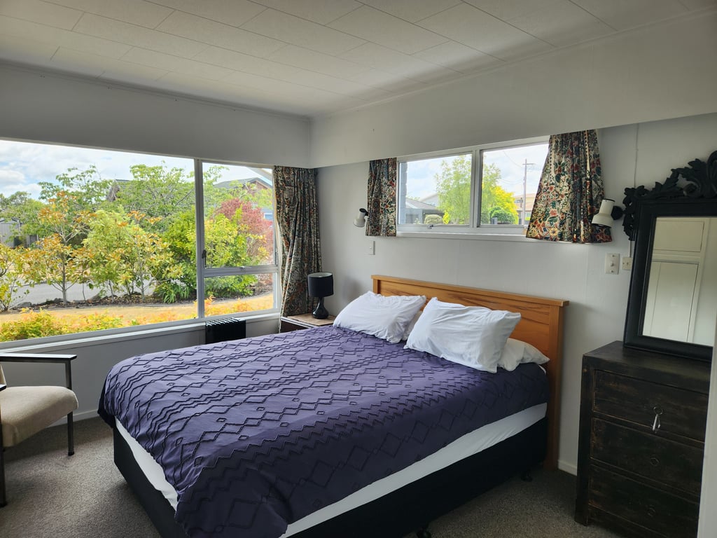 Rainbow Point Pad - Large Elevated Bach With Lake And Mountain Views Free Wi-Fi