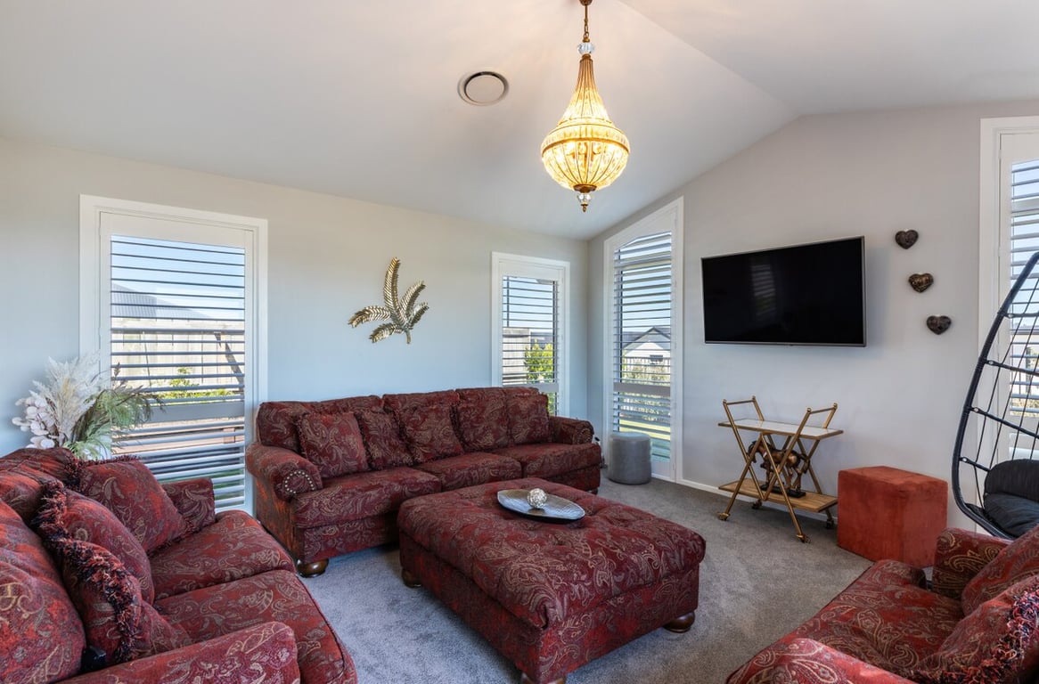 Parkside On Puna - A Modern Family Home Beside The Park