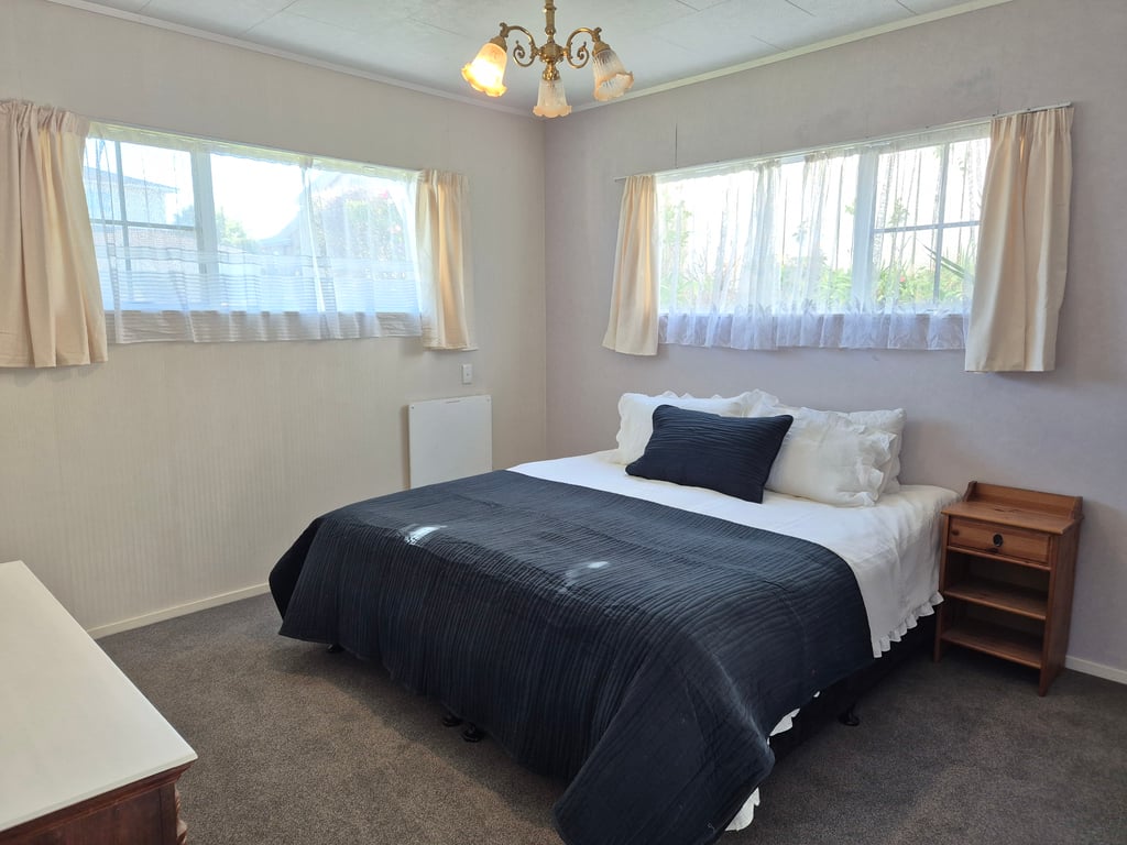 The Golders Getaway: Spa, Views & Space