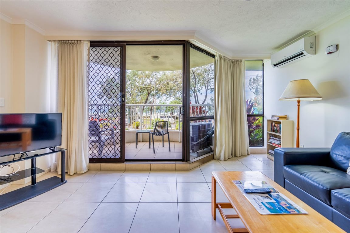 1 Bedroom Ground Apartment