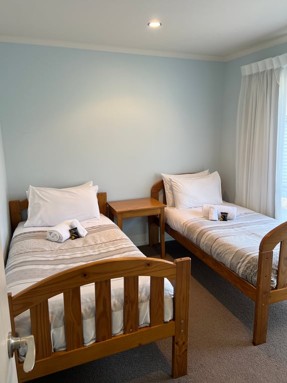 Hillside Hideaway (Pet Friendly) 