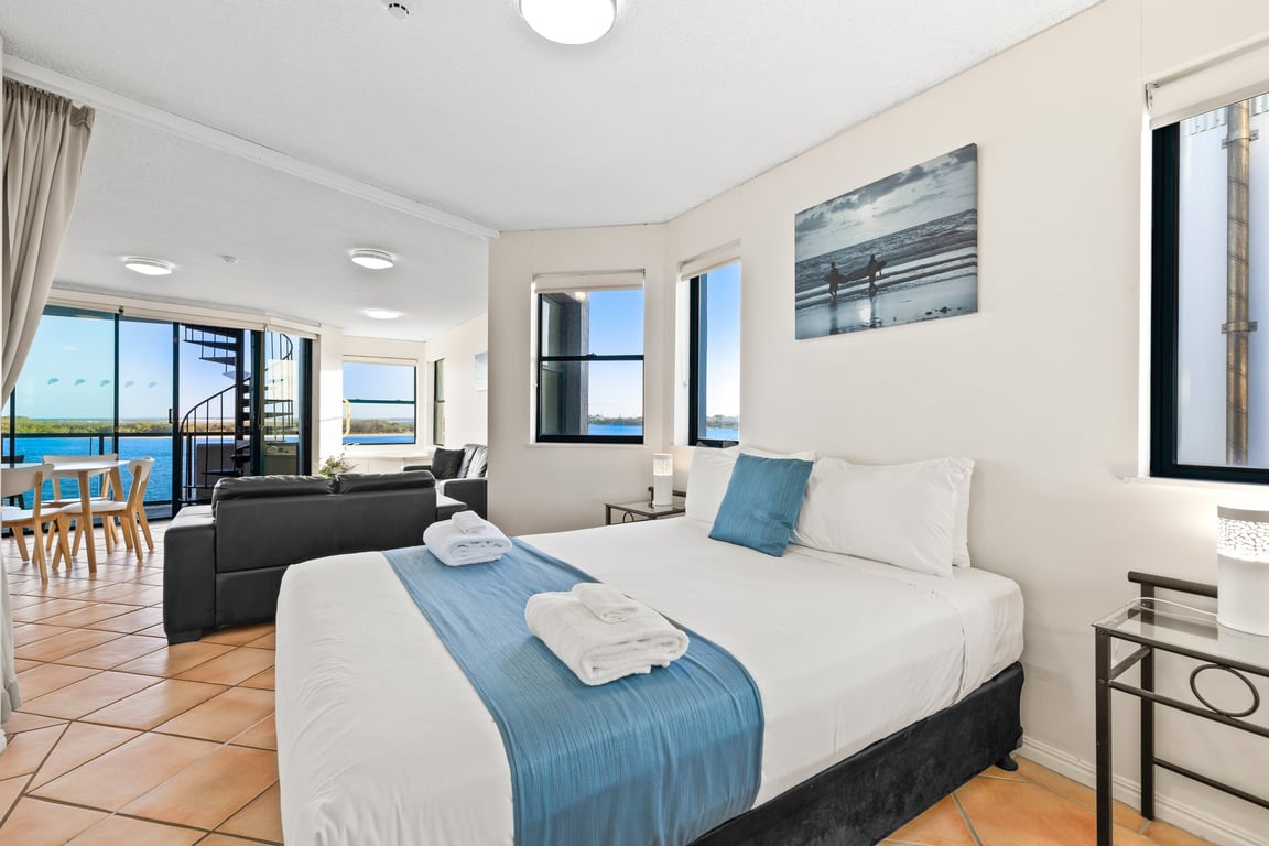 Standard 2 Bedroom Waterfront Rooftop