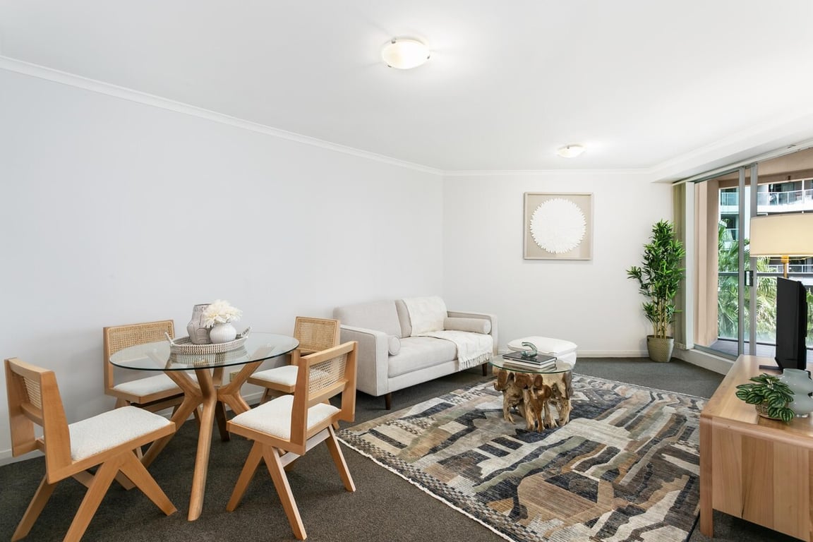 HELP7 - Chatswood Charm | Convenience Meets Poolside Views