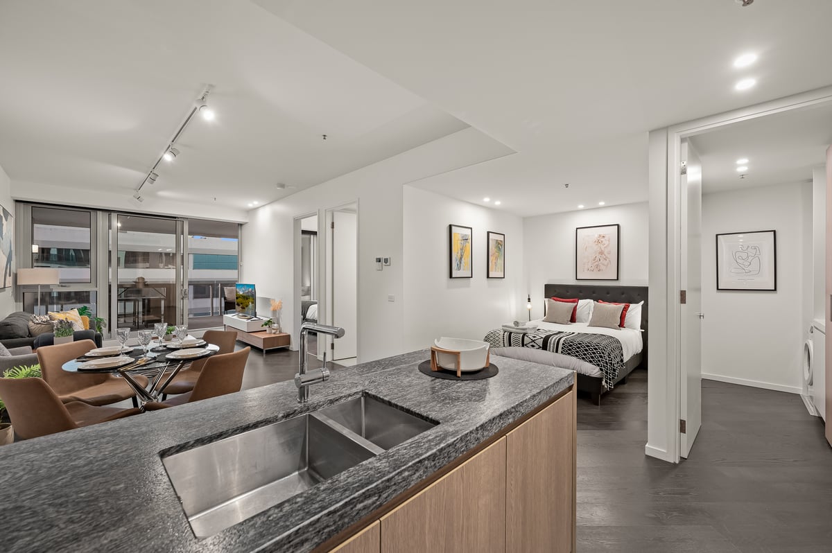 Iconic Fawkner Residence! 2 Bedrooms | 1 Bathroom | Free Parking