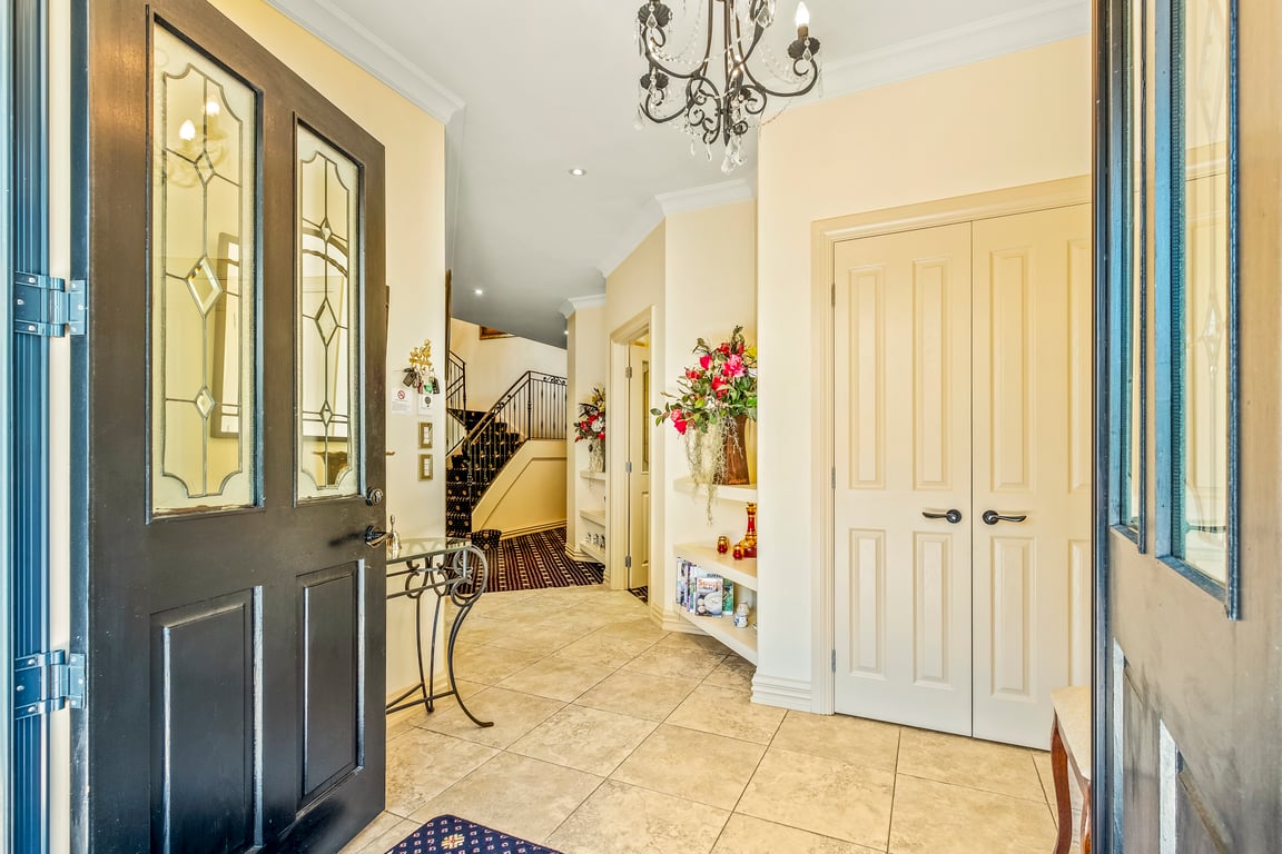 Fontainebleau Luxury Retreat