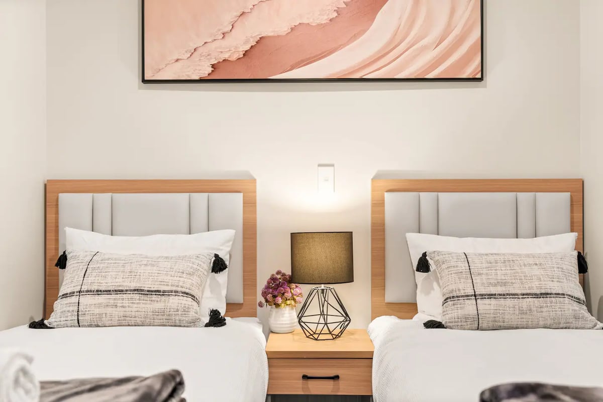 New stylish 2bedroom studio/UnitE