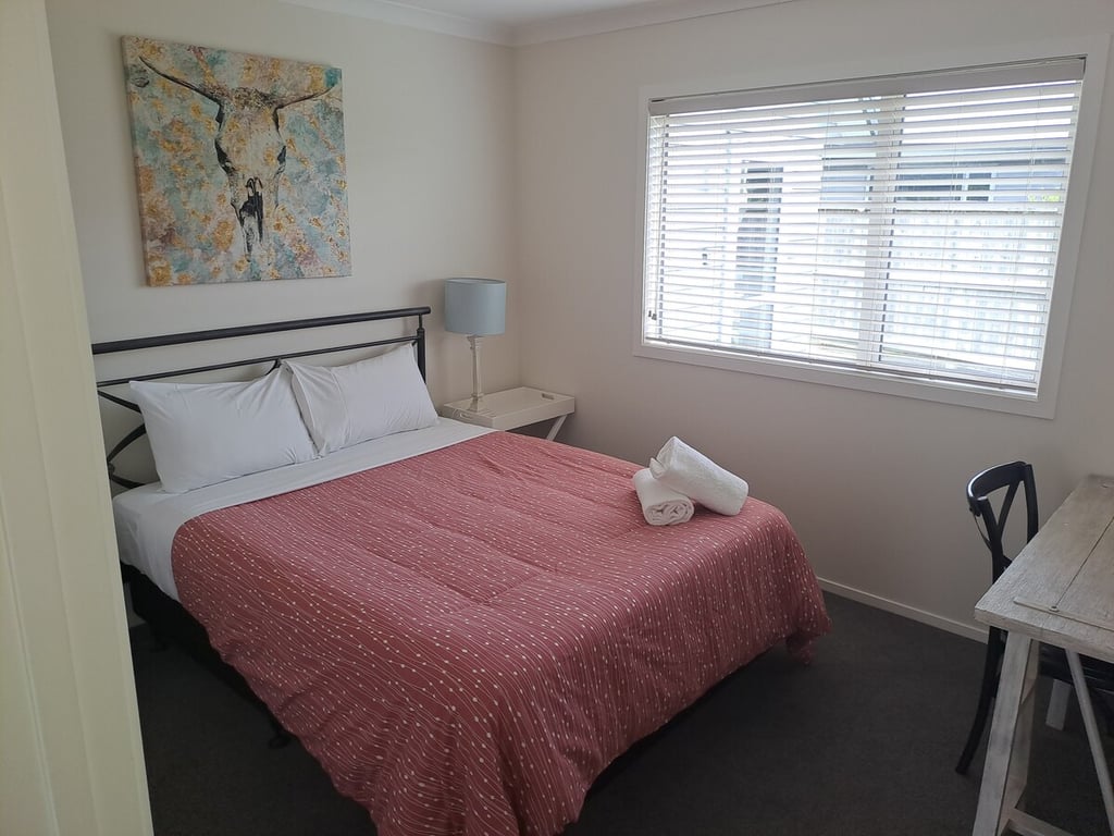 Beautifully Furnished Modern Home In A Quiet Area