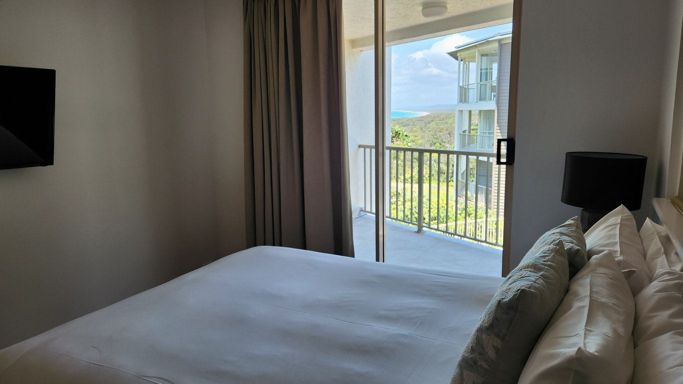 Premium Garden Ocean View Apartment