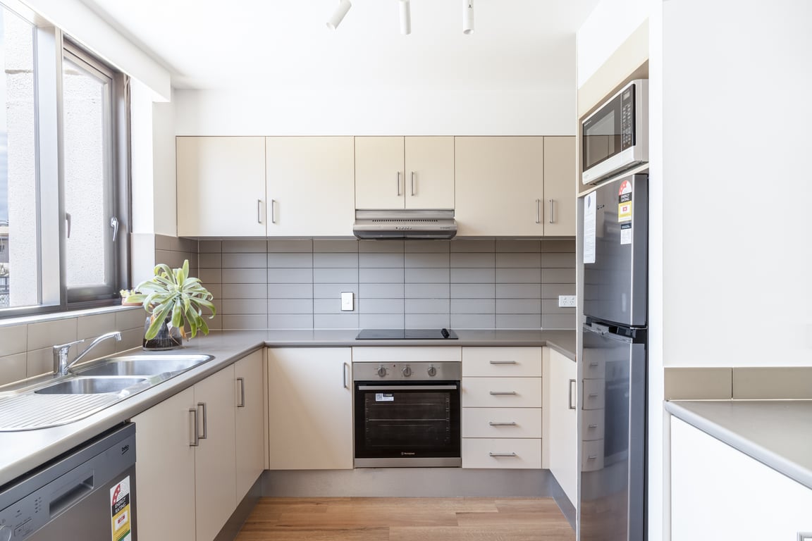 	 Town House 07- Ground level 2 Bedroom 2 Story Townhouse Superior