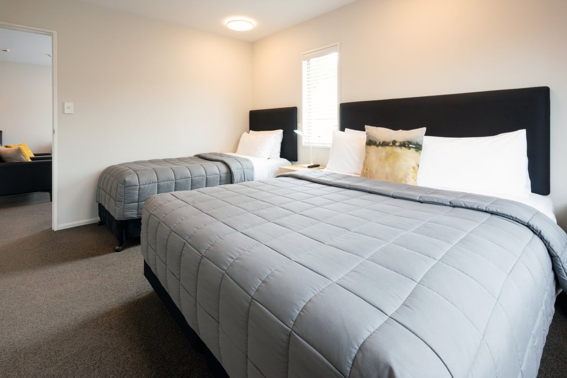 Upper Level 2 Bedroom King