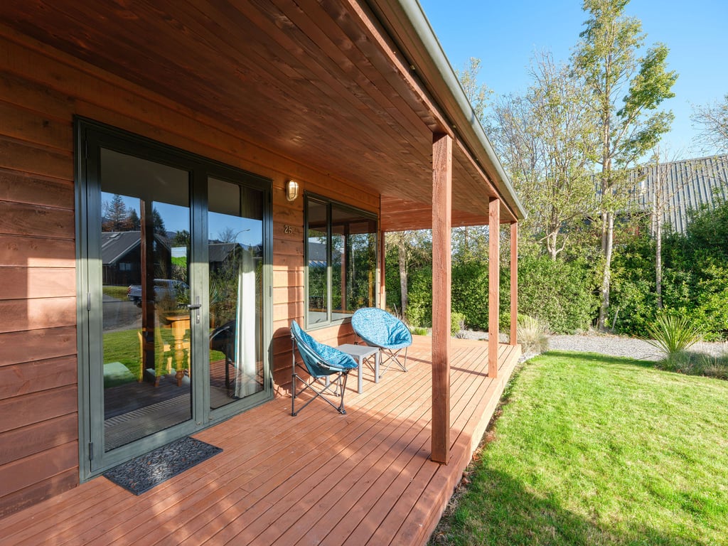 25 Caverhill Close 