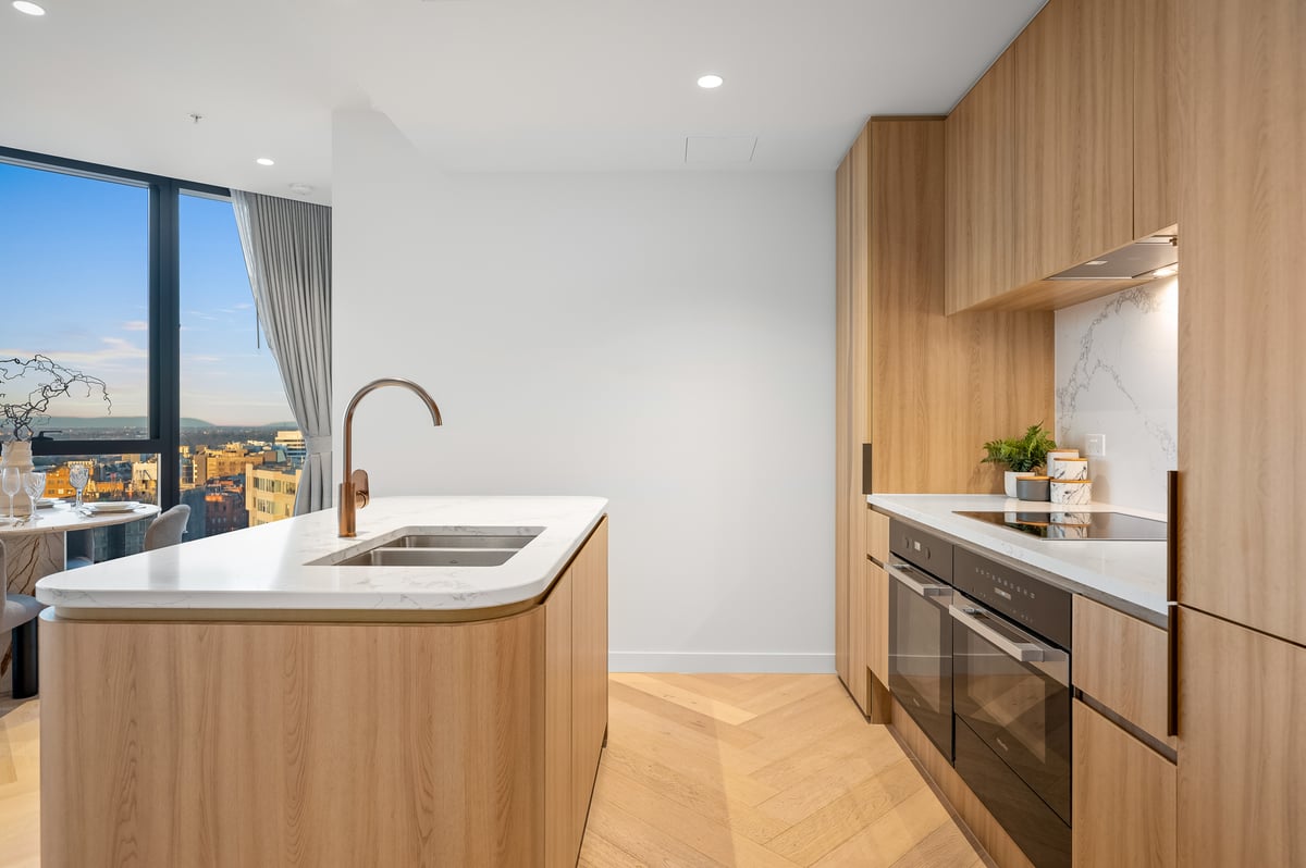 Stupendous CBD and Garden View Home! 2 Bedrooms | 2 Bathrooms | Free Parking