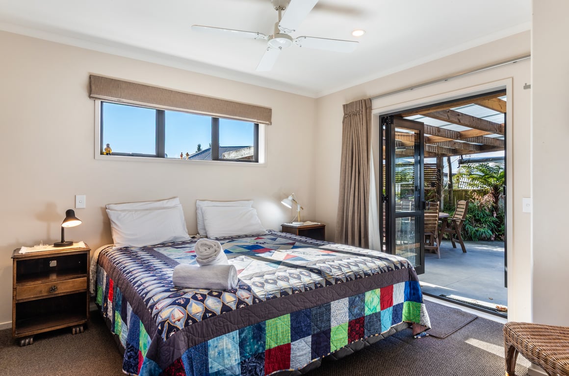 The Umpires Retreat - Quiet Home In Acacia Bay