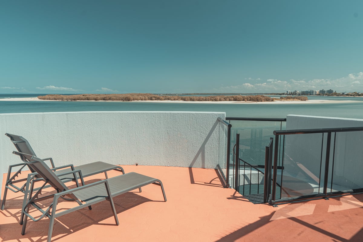 Executive 2 Bedroom Waterfront Rooftop