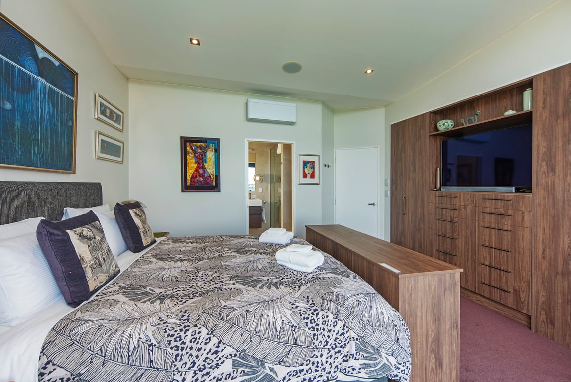 Pohutukawa House - Views, Pools, Serenity!