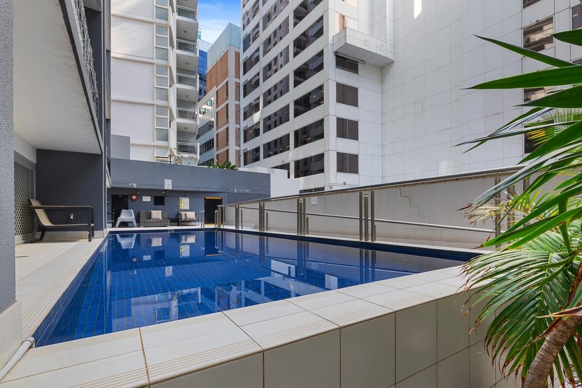 KS004 - CBD Crib | Skyline Views Meet Pool & Gym Living