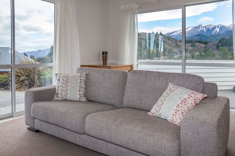 Hillside Hideaway (Pet Friendly) 