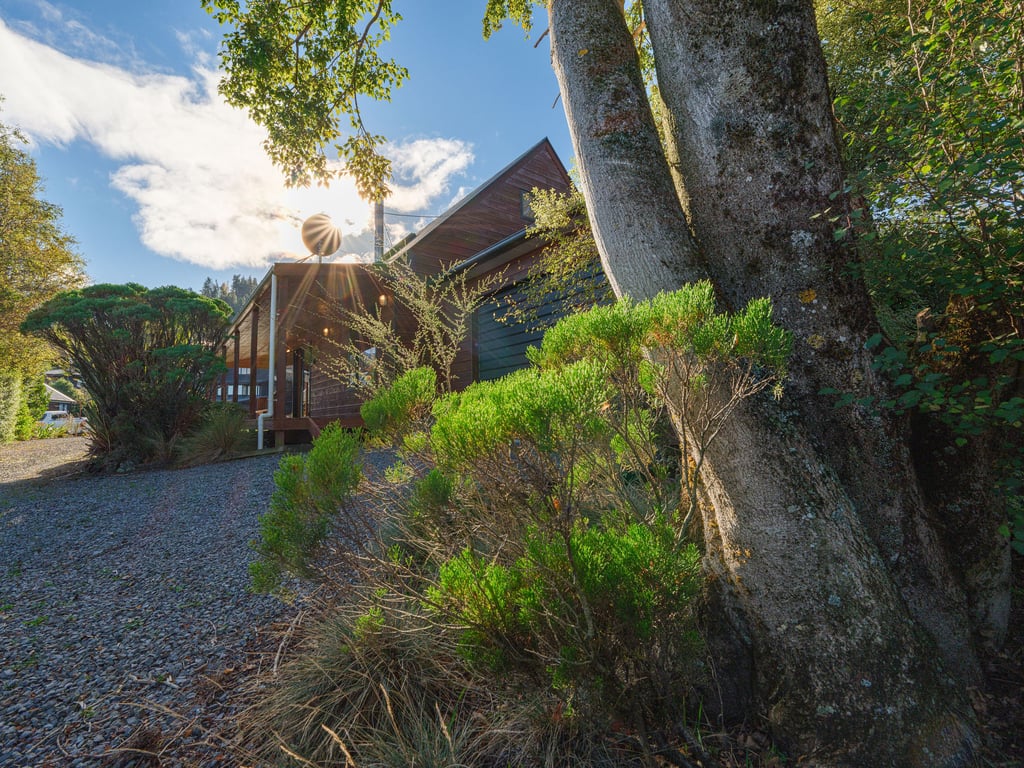 25 Caverhill Close 