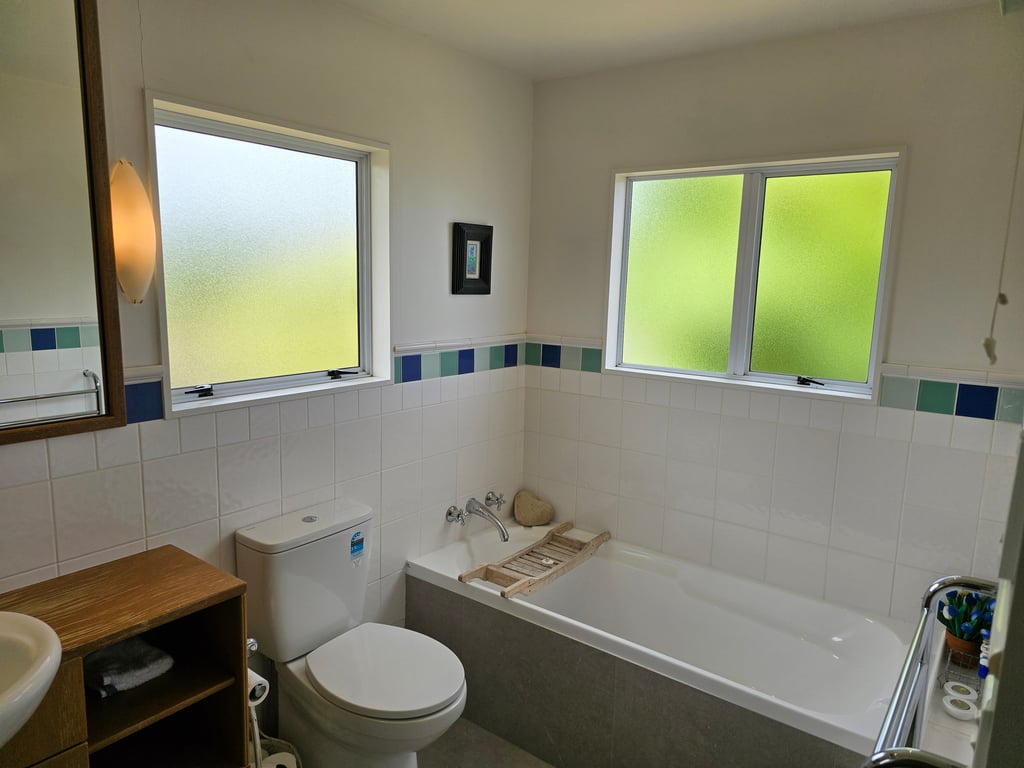 Heeni Street - Great Location Near The Lake