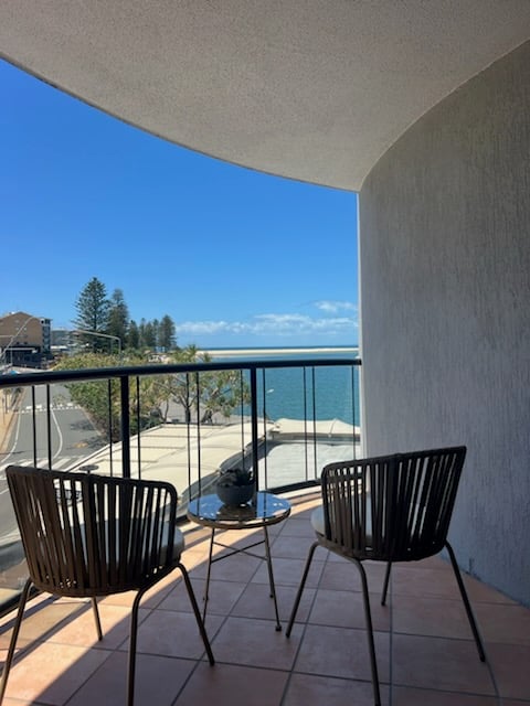 One Bedroom Boardwalk & Ocean View Apartment