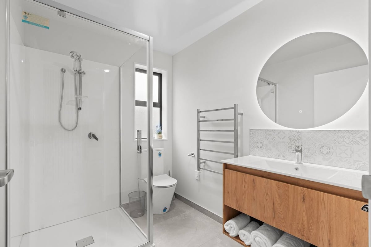 New warm family friendly /unit5/2bedroom