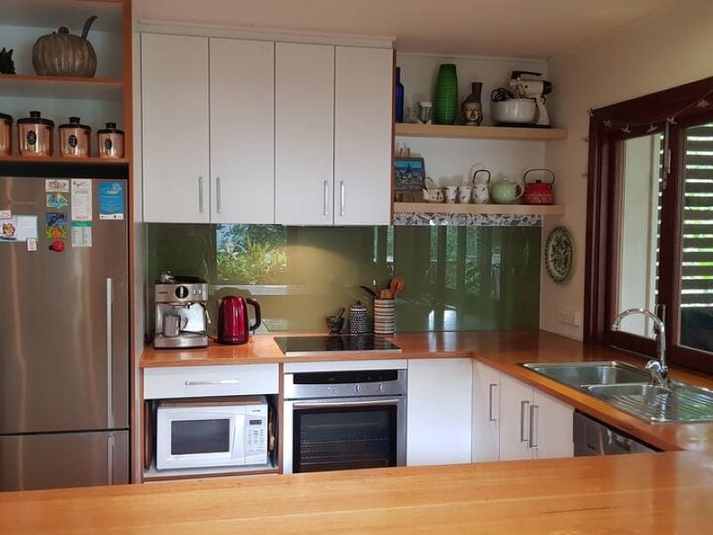 Dragonflies on Billa