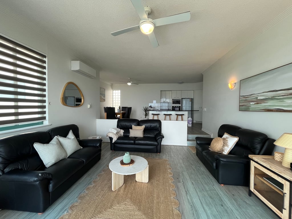 3 BEDROOM OCEAN VIEW @ MARINER 