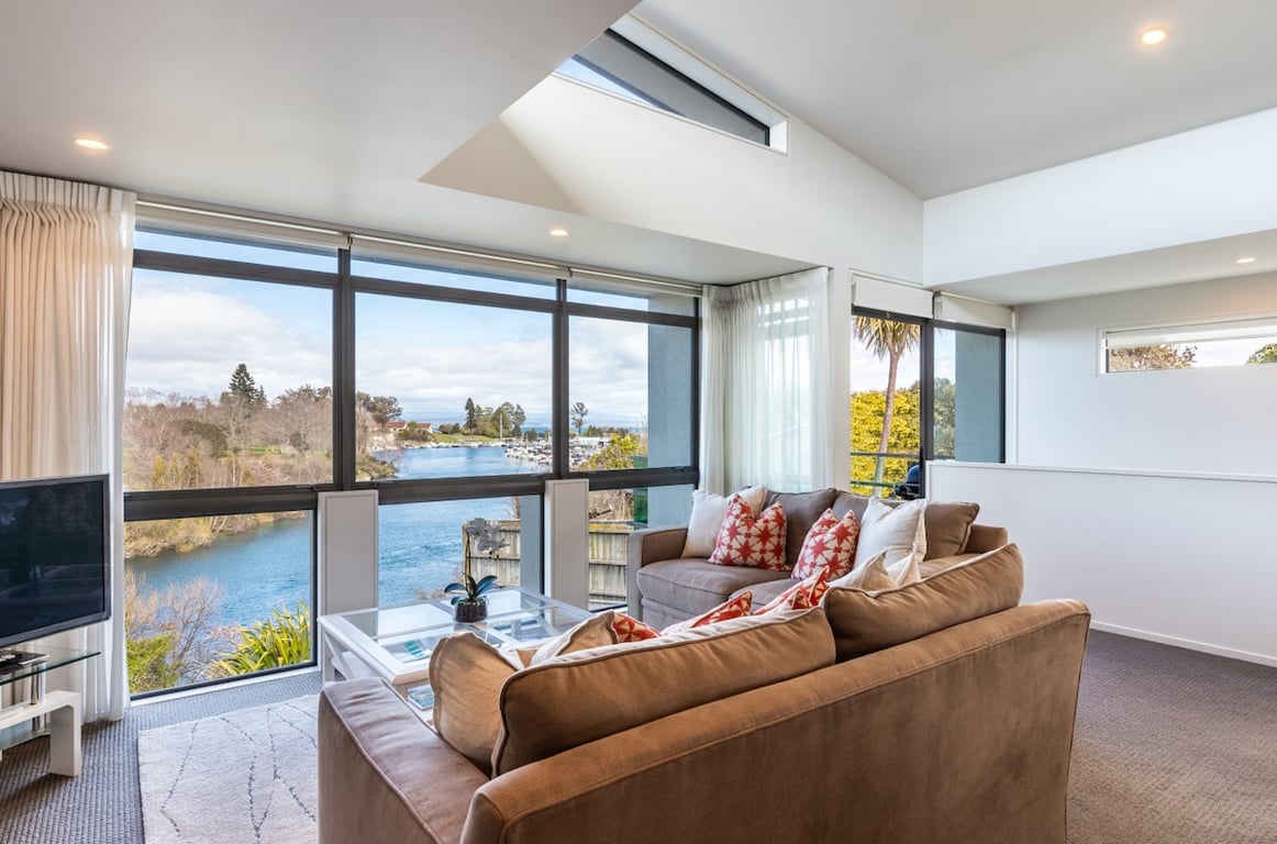 Stylish Riverside Retreat With Spa