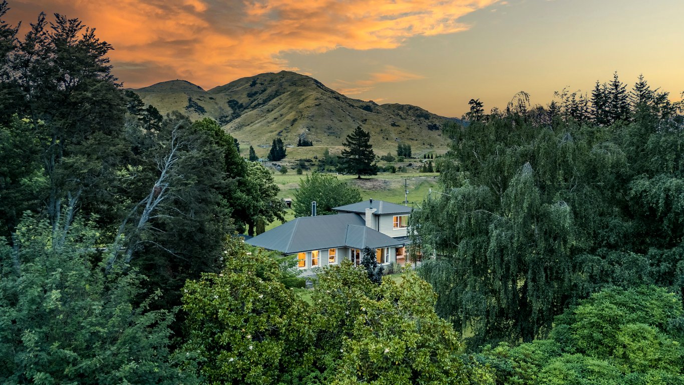 'The Lookout' Lochiel