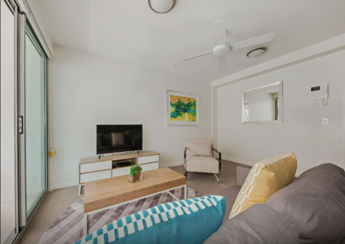 Classic Queen One Bedroom Apartment with Balcony